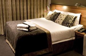 The Bedrooms at Apex City Of London Hotel