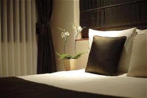 The Bedrooms at Park Plaza Victoria London