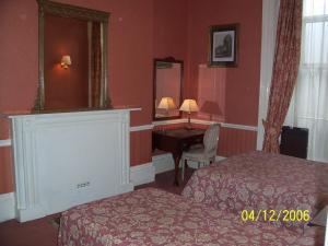 The Bedrooms at Bickenhall Hotel