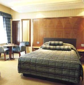 The Bedrooms at Radisson Edwardian Kenilworth Hotel